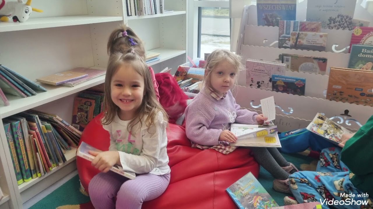 Mali Podróżnicy w szkolnej bibliotece