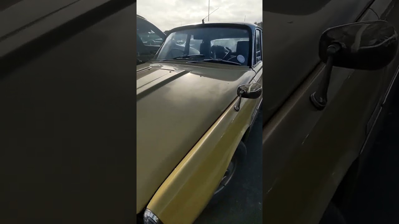 Old car Rover P6 2000