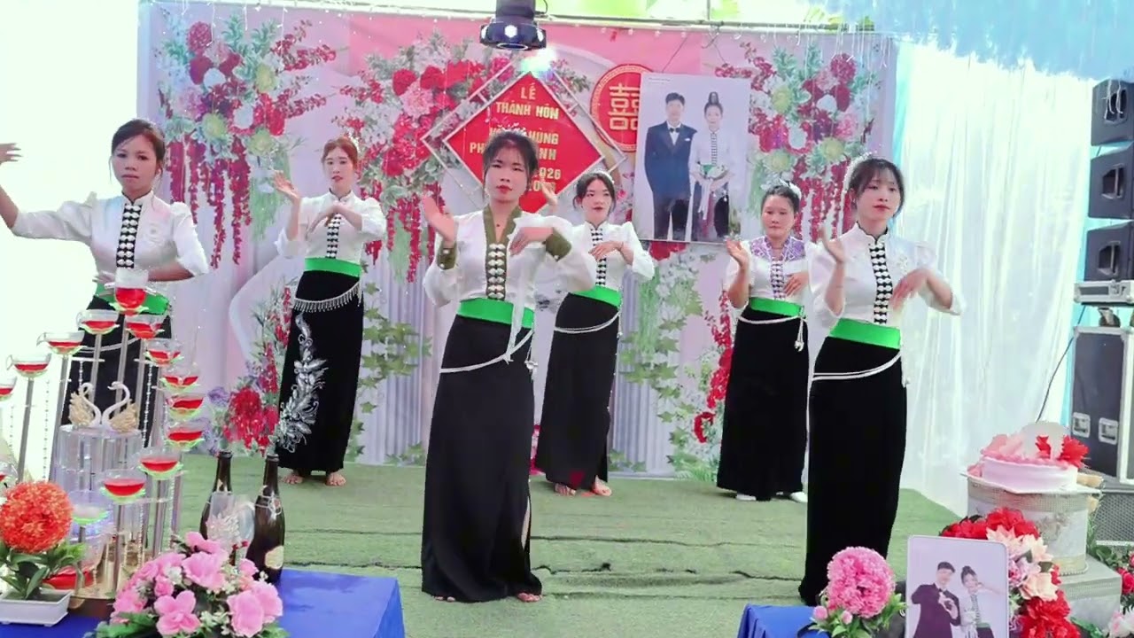 BÀI MÚA ĐVN MỪNG LỄ THÀNH HÔN VĂN HÙNG & PHƯƠNG LINH TẠI BẢN TIN TỐC XÃ PHÌNH GIÀNG  ĐIỆN BIÊN