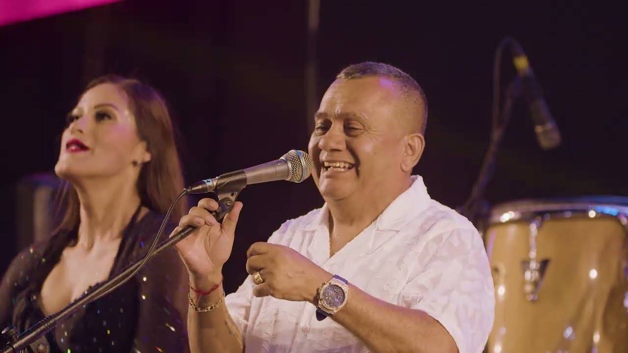 Tony Rosado - Tony Mix 5: Cenizas/ Pobre Soy/ Lloraré/ No Vayas Con Él/ Muñeca de Loza (En Vivo)