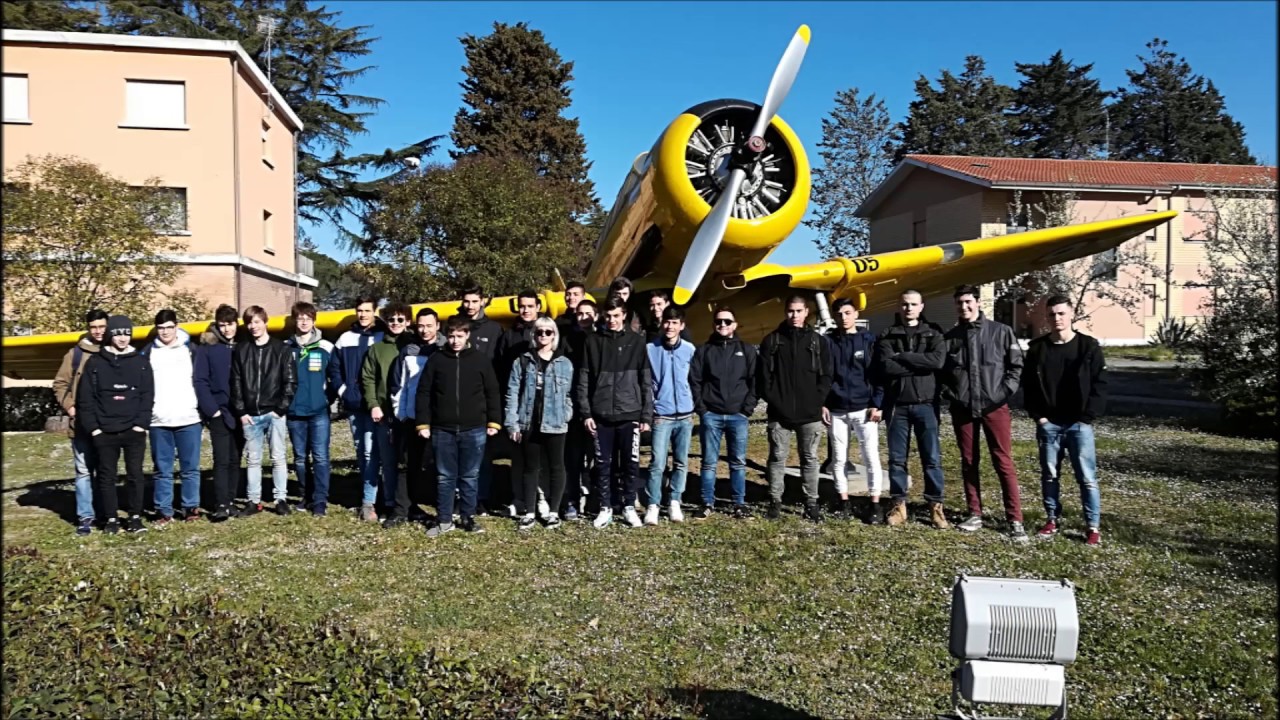 ITT Da Vinci Costruzioni Aeronautiche  in visita alla Scuola Marescialli dell' Aeronautica Militare
