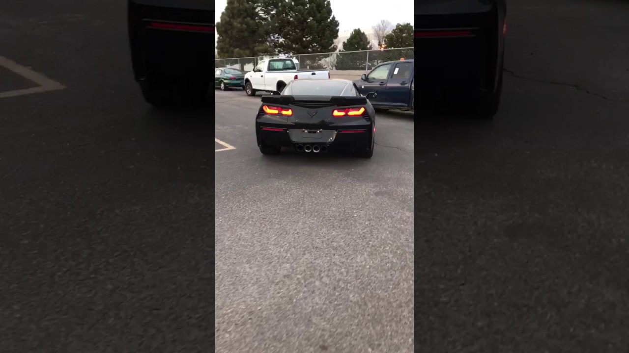 Corvette C7 (Stock exhaust sound)