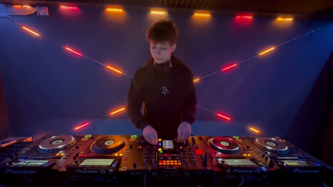 DJ SZYBKI - VIXOMANIA MAJÓWKA 2025 - PLAŻA CHMIELNIKI!