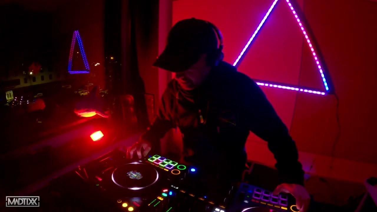 Red Mood Mix – Subtle Pulse & Synths (2026-02-19) #ambient #melodic #synth #disco