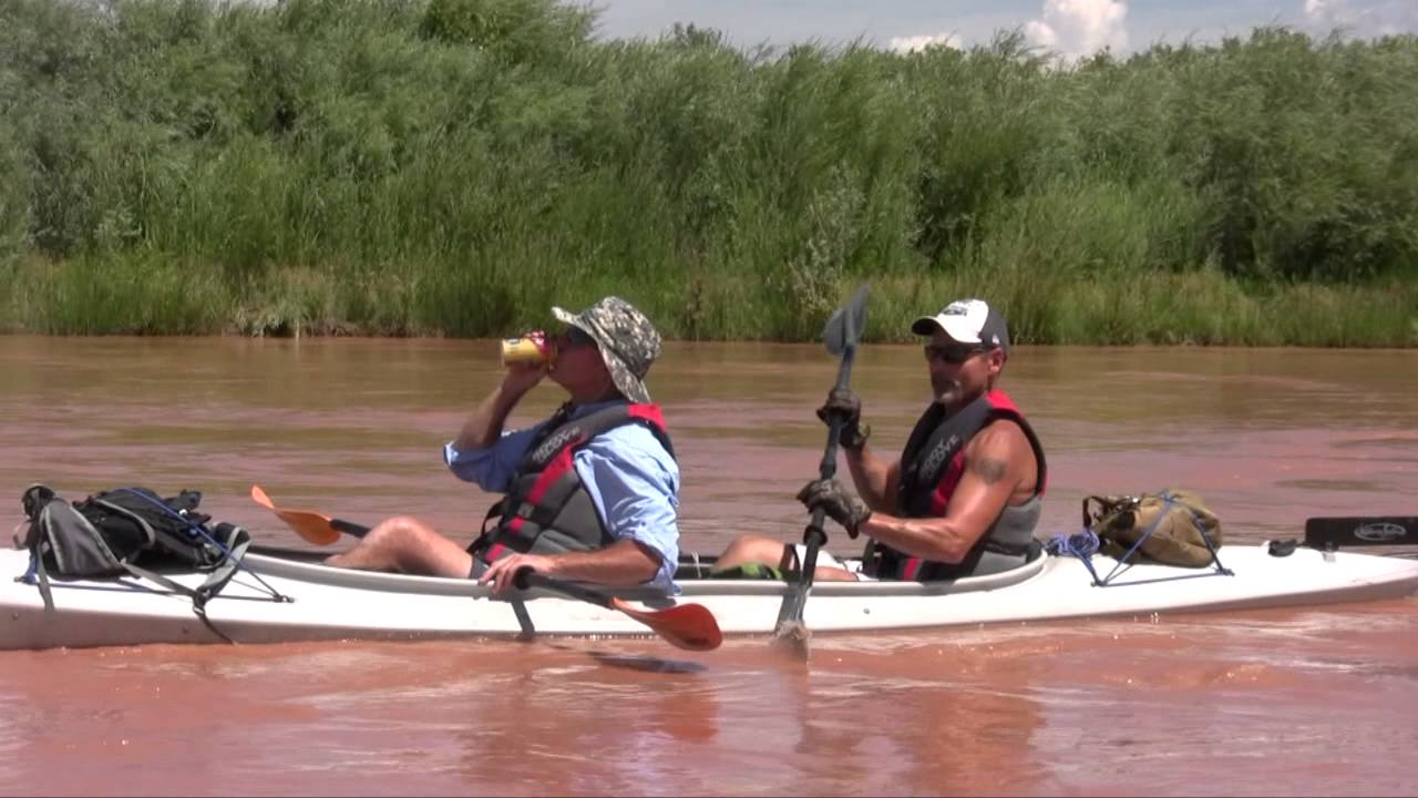 Canoeing down the Rio Grande River