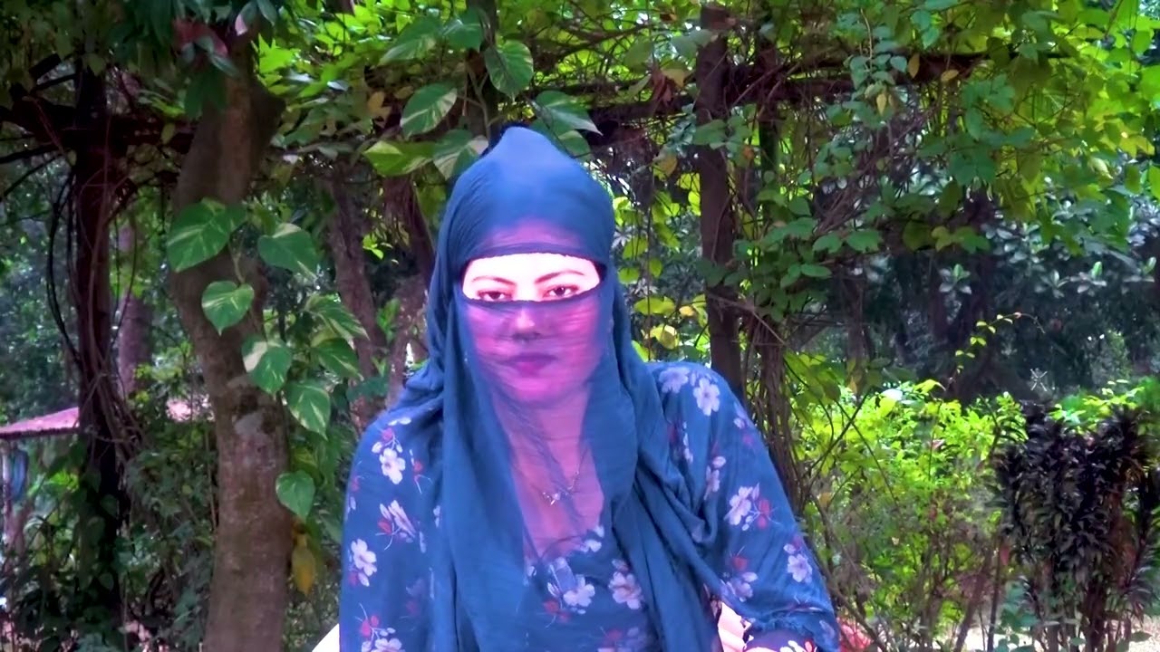 নাপিতের সাথে বাসুর দেখে ফেলে এখন বাসুরকে না দিলে জামাইকে সব বলে দিবে ।।