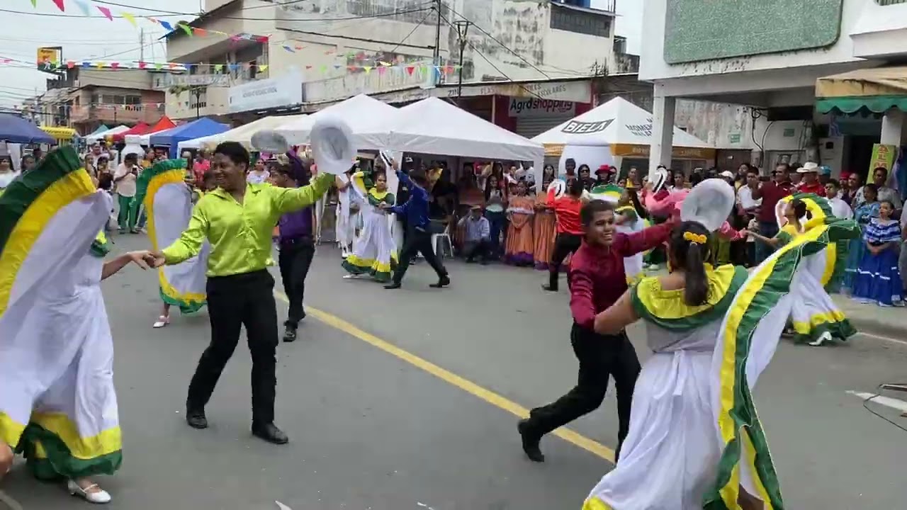 Agrupacion De Danzas Folclóricas Nueva Jerusalén COMPADRE GALLINAZO / MANCHECAÑA