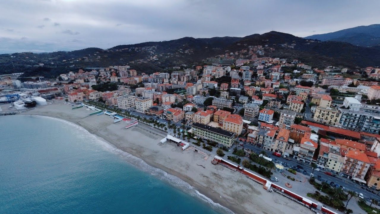 Spiaggia di  Varazze Liguria Italia Video 4K
