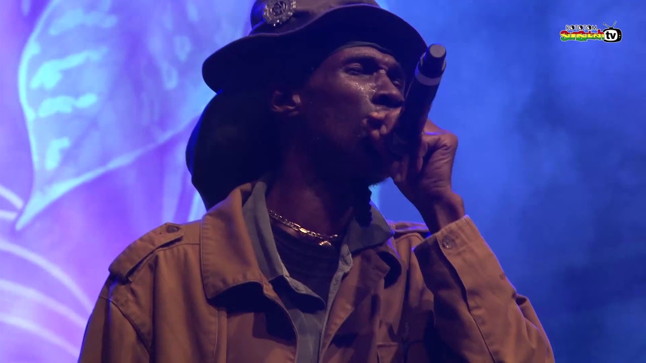 MIDNITE's singer VAUGHN BENJAMIN performs LOVE THE LIFE YOU LIVE live @ Rototom Sunsplash 2014