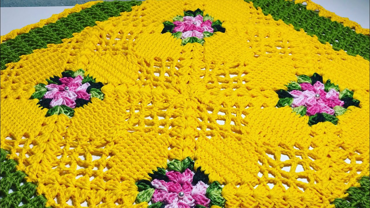 TOALHA DE MESA QUADRADA EM CROCHE COM SQUARES