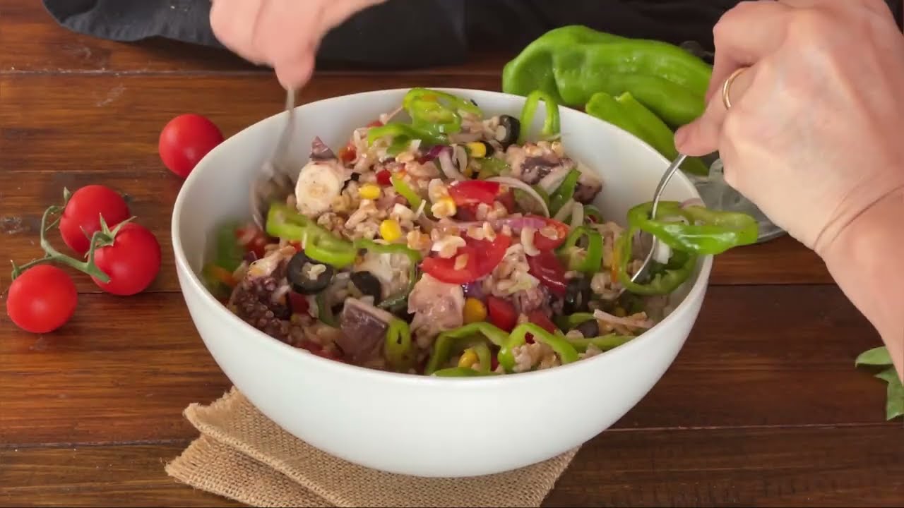 Insalata di farro con polpo e verdure