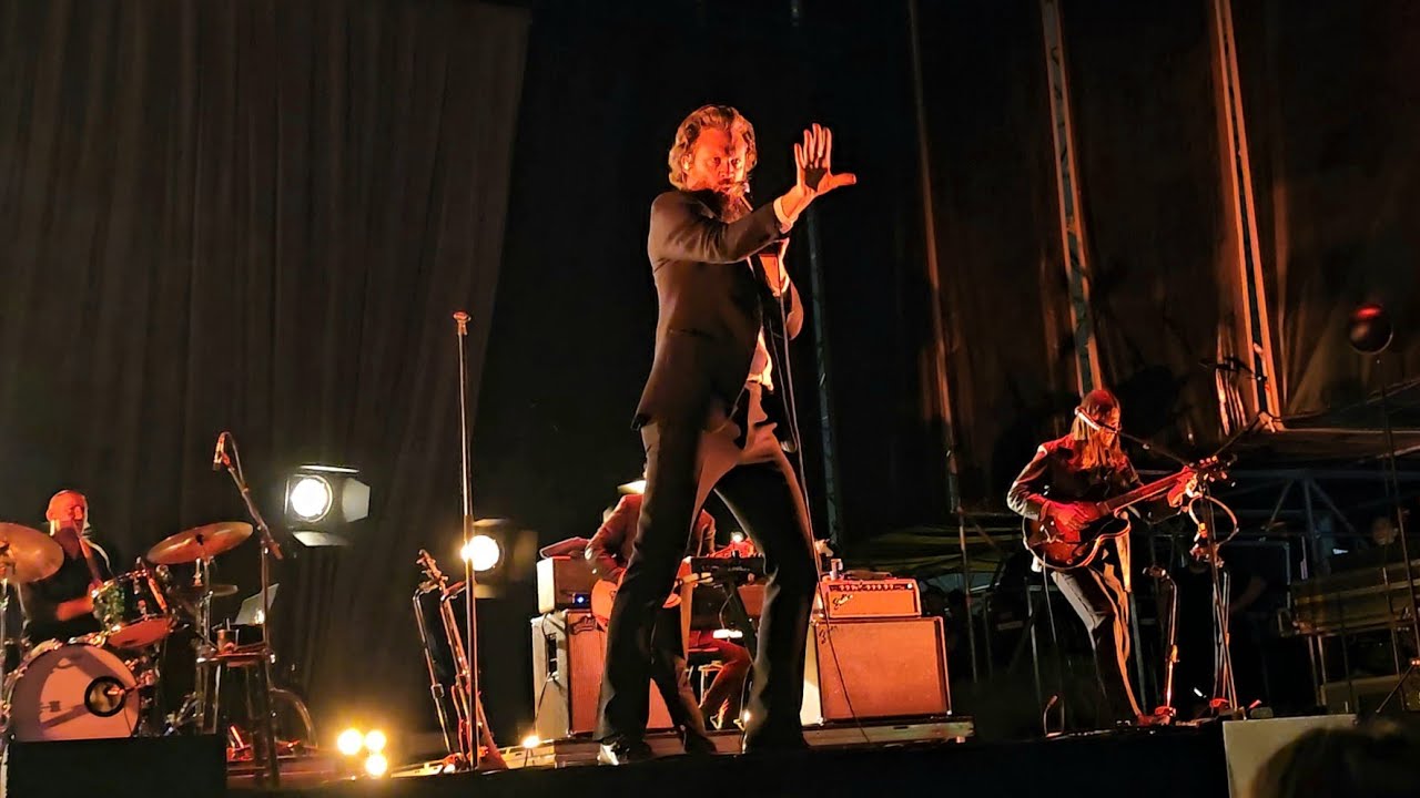 FATHER JOHN MISTY - She Cleans Up (KALORAMA Madrid Live 2025) 4K