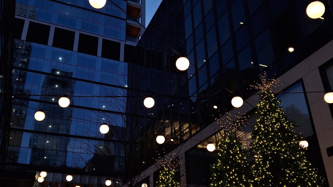 December Day in the City that Never Sleeps