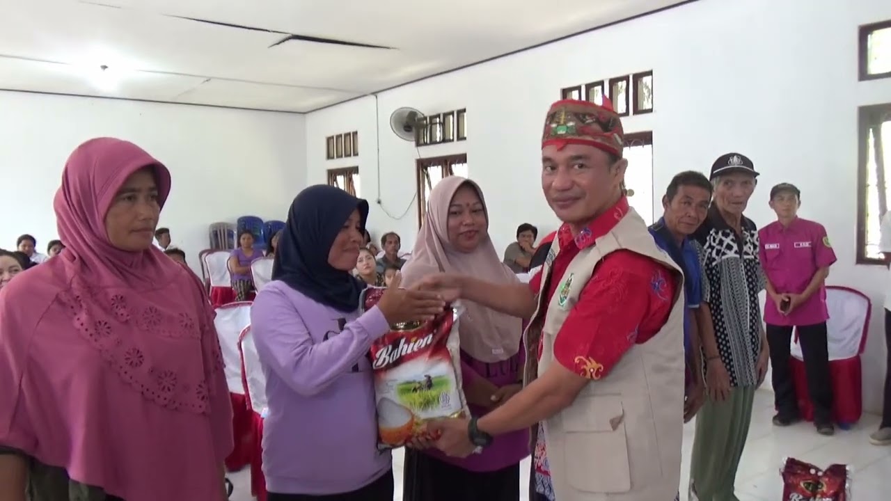 PEMKAB SUKAMARA GELAR PASAR MURAH DI DESA KENAWAN DAN LAMAN BARU 01