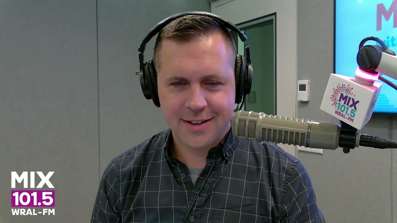 It's Welcome Week And Sarah's Old Roomie Calls In!