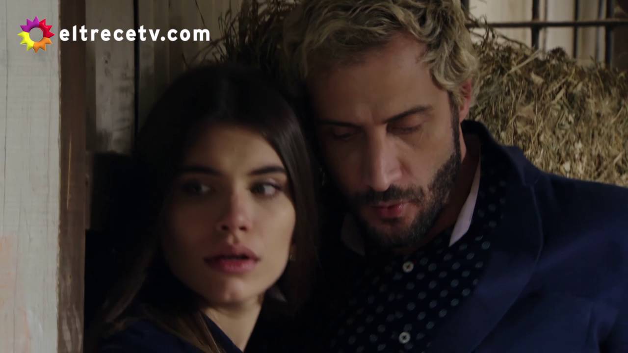 Josefina y Marcial a los besos a centímetros de Agustín