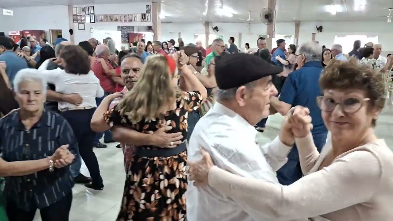clube de idosos da cidade Sul em Dois Vizinhos Paraná(com marcos e margarida)