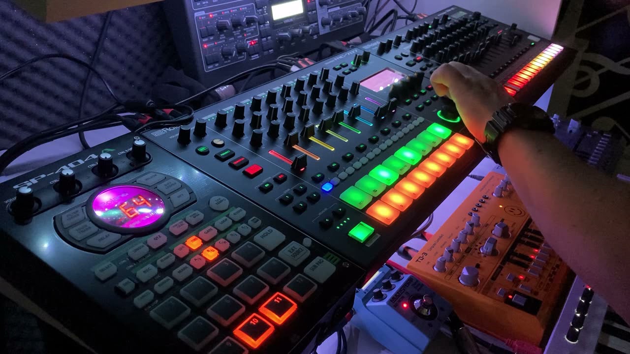 Vanderson - Goa Trance hardware live set III MC-707 TR-8S Virus Ti TD-3