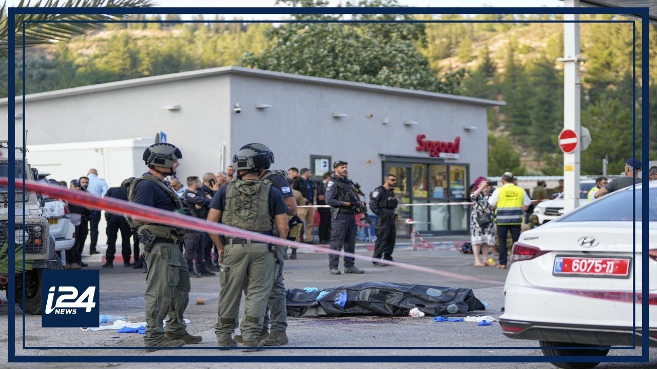 Four Israelis murdered in West Bank terrorist attack