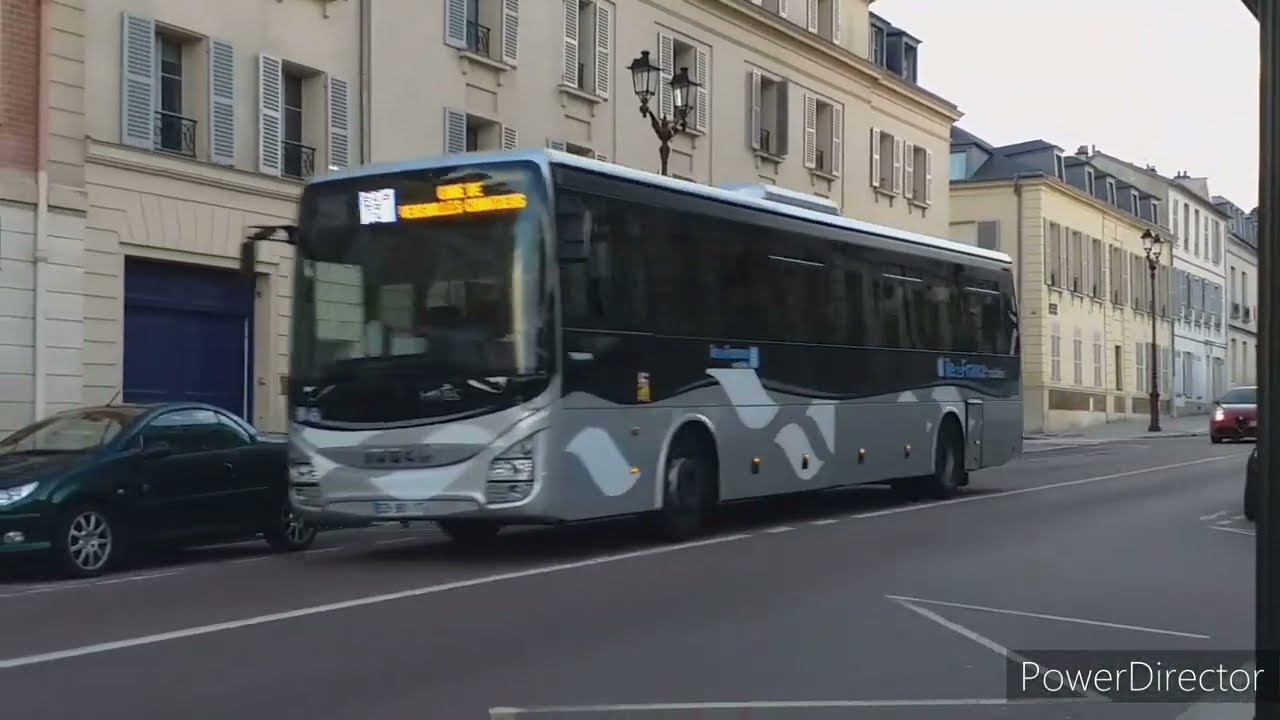 Spot de bus Île de France Mobilité à Versailles le 24/10