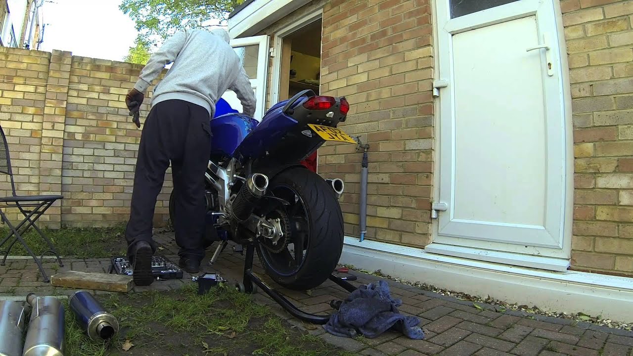APRILIA SL1000 FALCO OEM VS SCORPION CARBON STUBBY EXHAUST