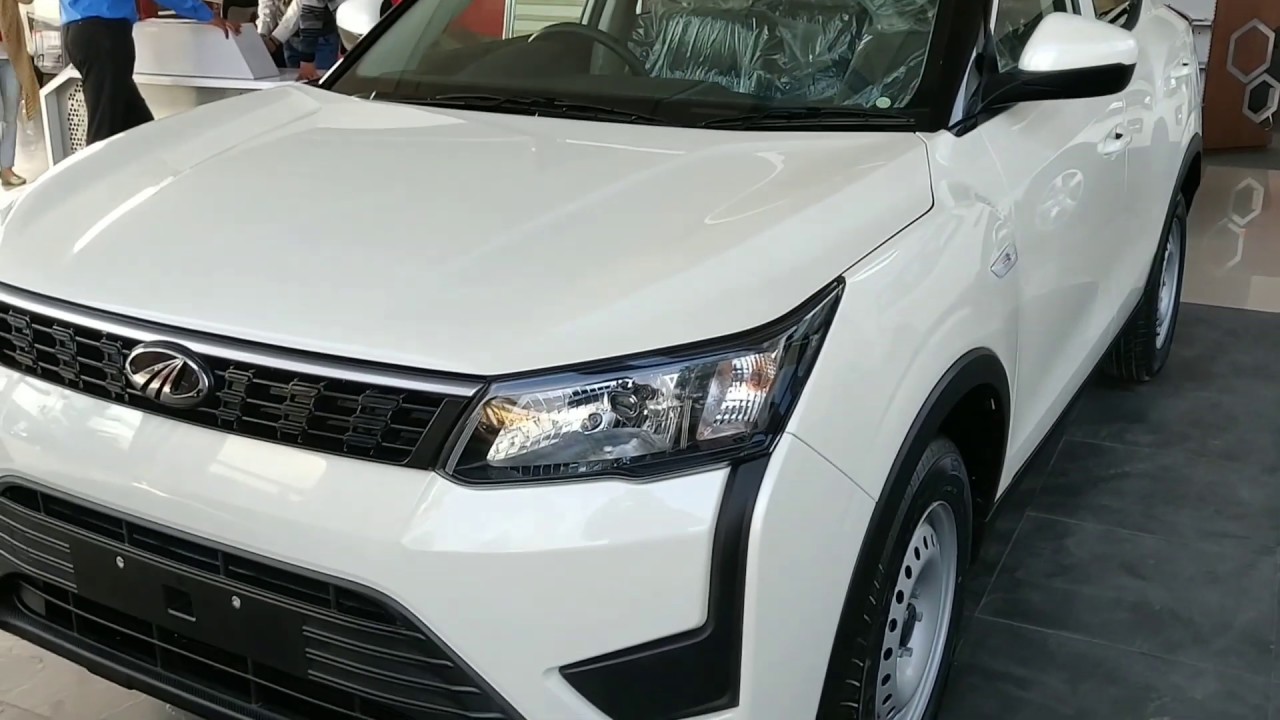 Mahindra XUV 300 W4 ( base model ) short review diesel.