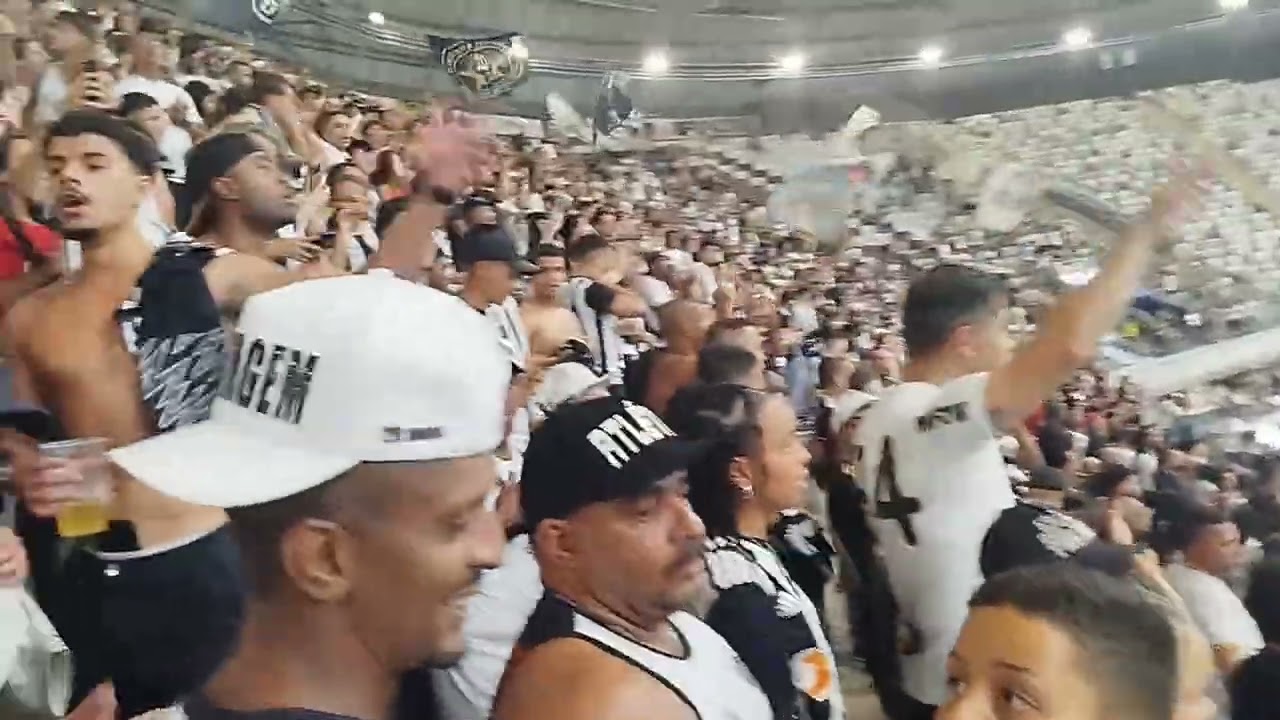 05/11/2025 ( Torcida Incentivando os Jogadores do Galão). Atlético X Bahia.