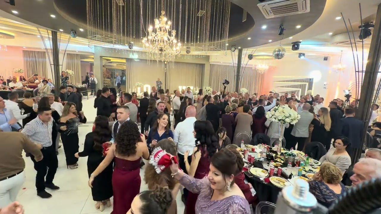 Medin & Teuta familja Kovaci vallja e Rugoves : Samir Veliqi & Liridon Sadriu music Nazi & Arditi