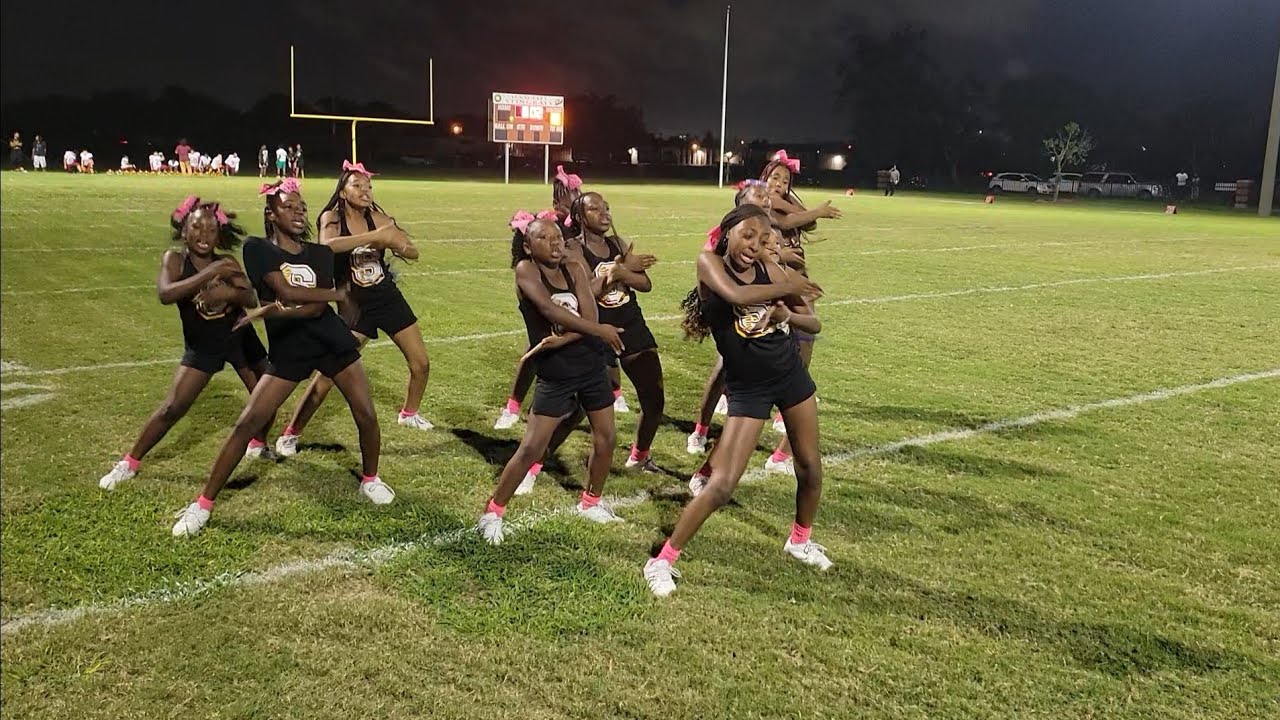 Epic Cheer battle between the G County Sundevils and  Texas City Stingrays at half time