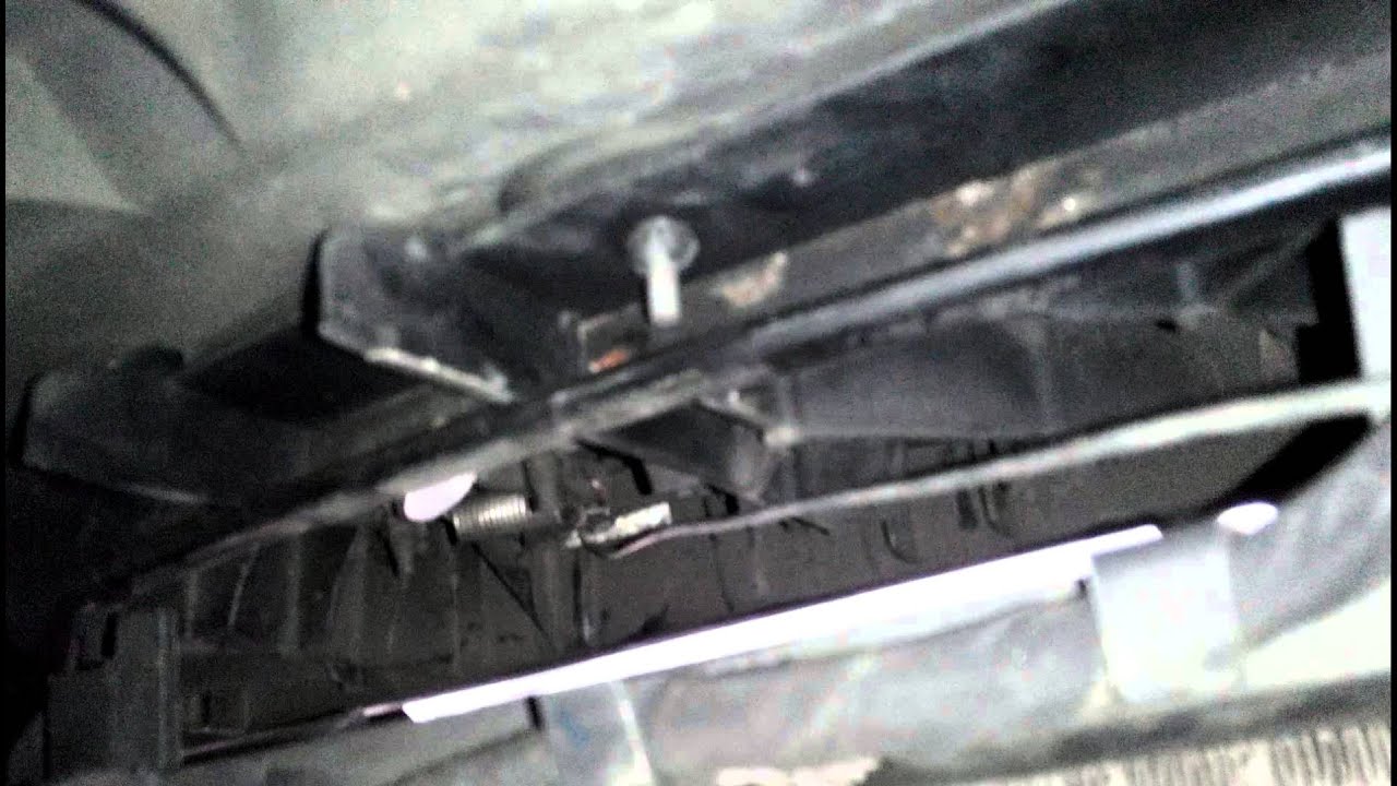 Как открыть замок капота renault megane II