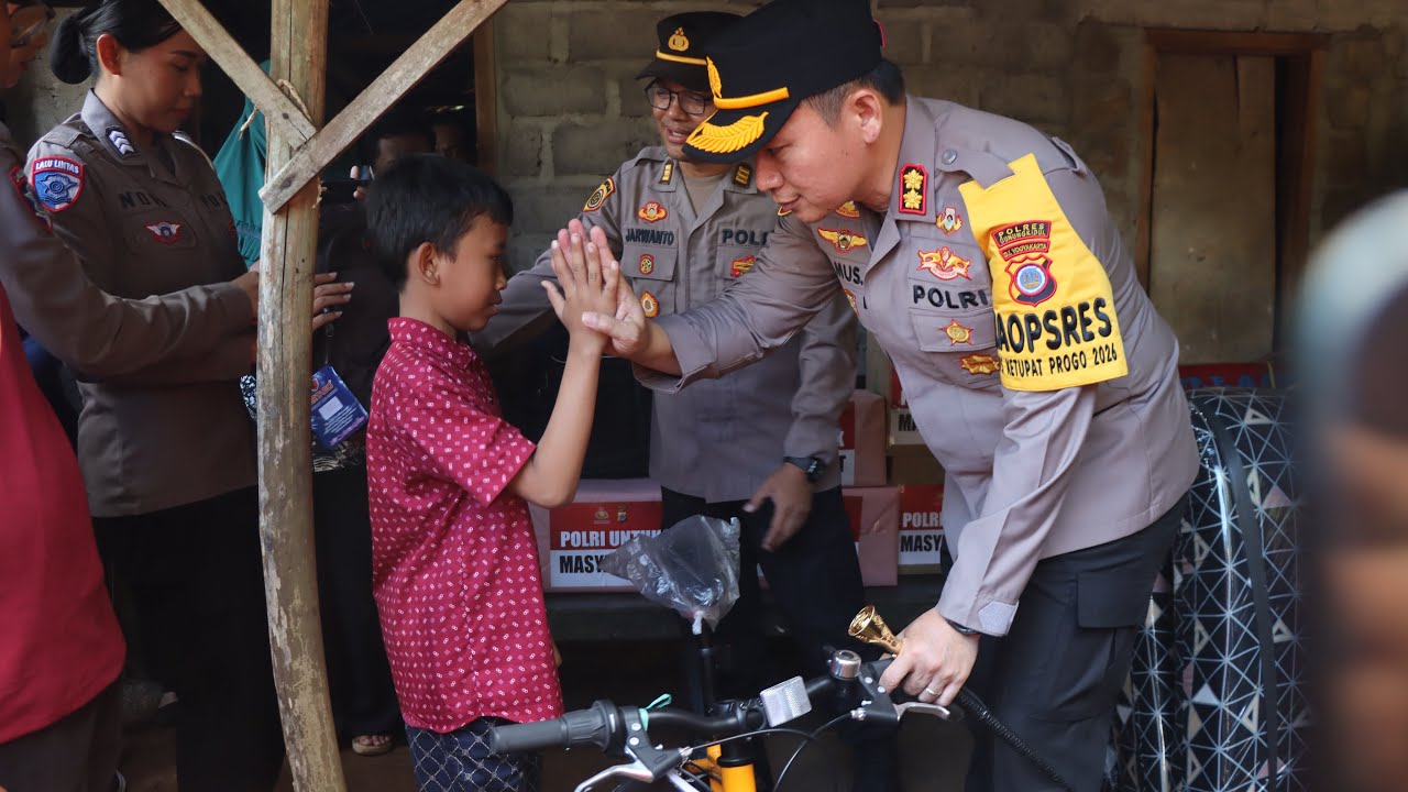 Kapolres dan Bupati Gunungkidul Kunjungi Bocah yang Putus Sekolah Demi Rawat Orang Tua.