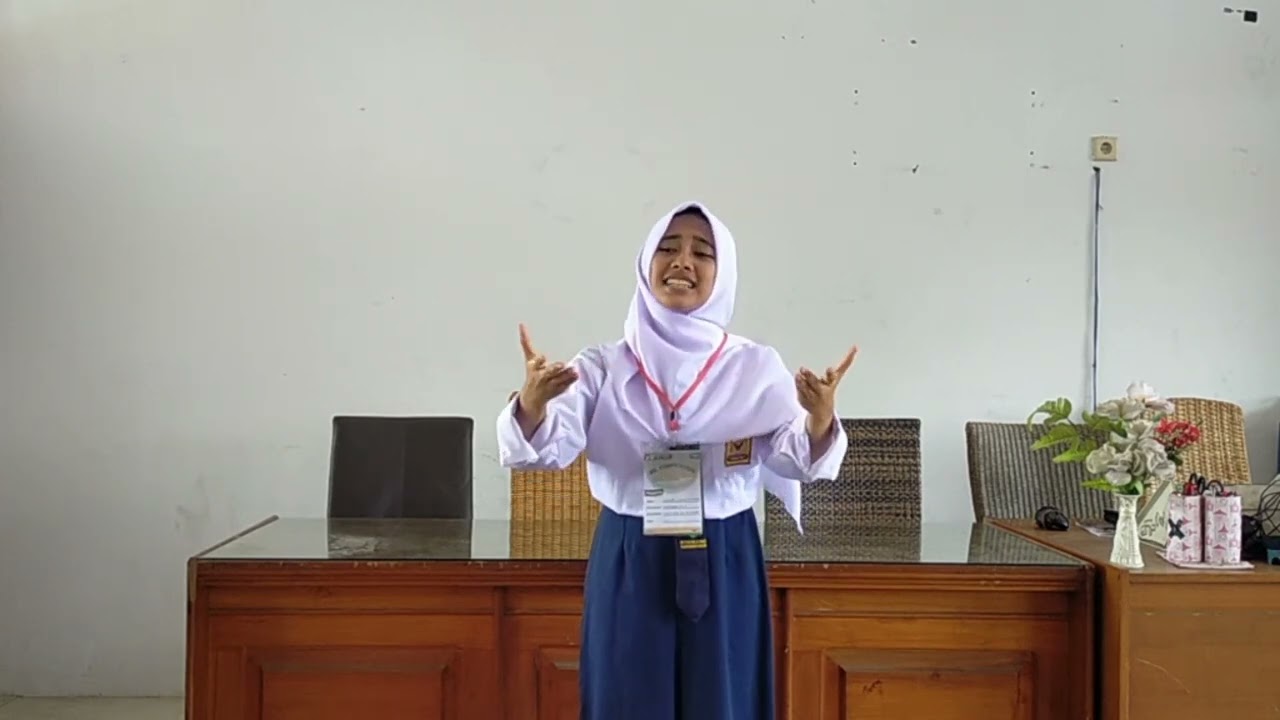 BASMAH NISFINA.F/SMP PLUS DAR AL TAUHID ARJAWINANGUN/LOMBA KAISAR 2022/MENYANYI SOLO