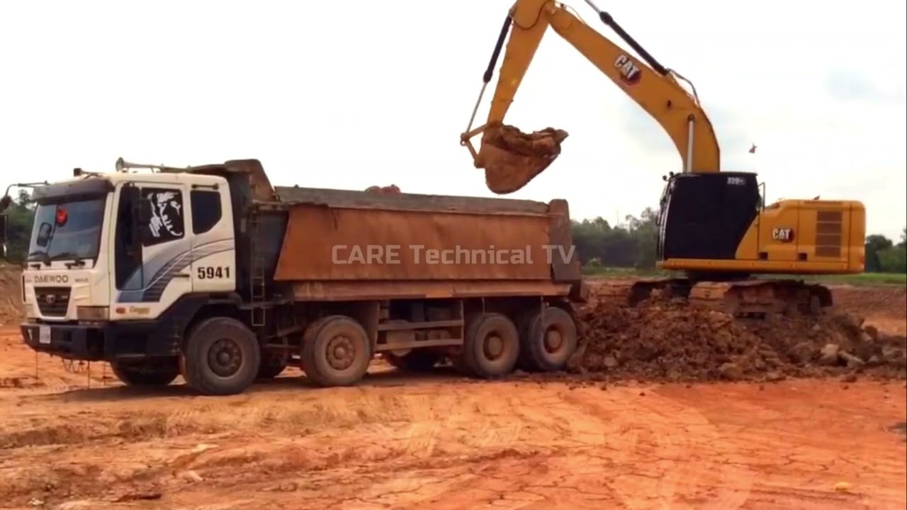 Excavation work for 25 ton trucks Caterpillar 320, Caterpillar 320Gc Excavators