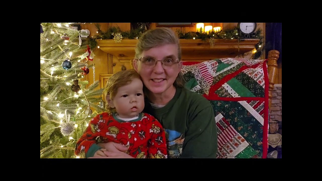 Christmas grinch outfit and a Christmas spider story with Rusty  @RebornHuggles  @karlasbunnytrail 