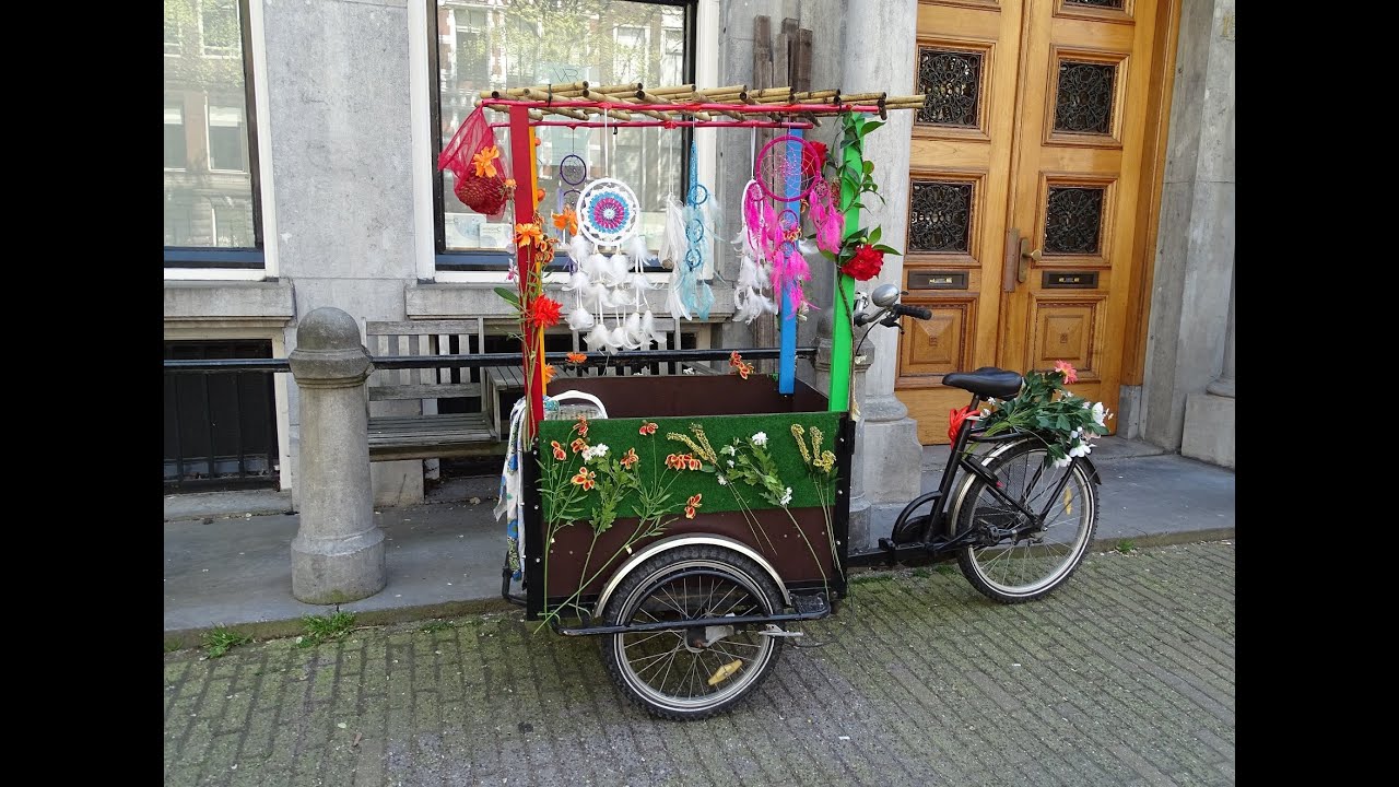 Kleurrijke fietsen en bakfietsen op mooie plekken in Amsterdam / colorful bikes