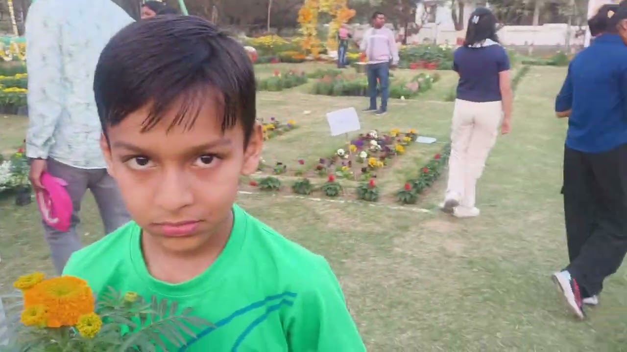 Flowers are so beautiful #heaven #video#so many flowers #happy 