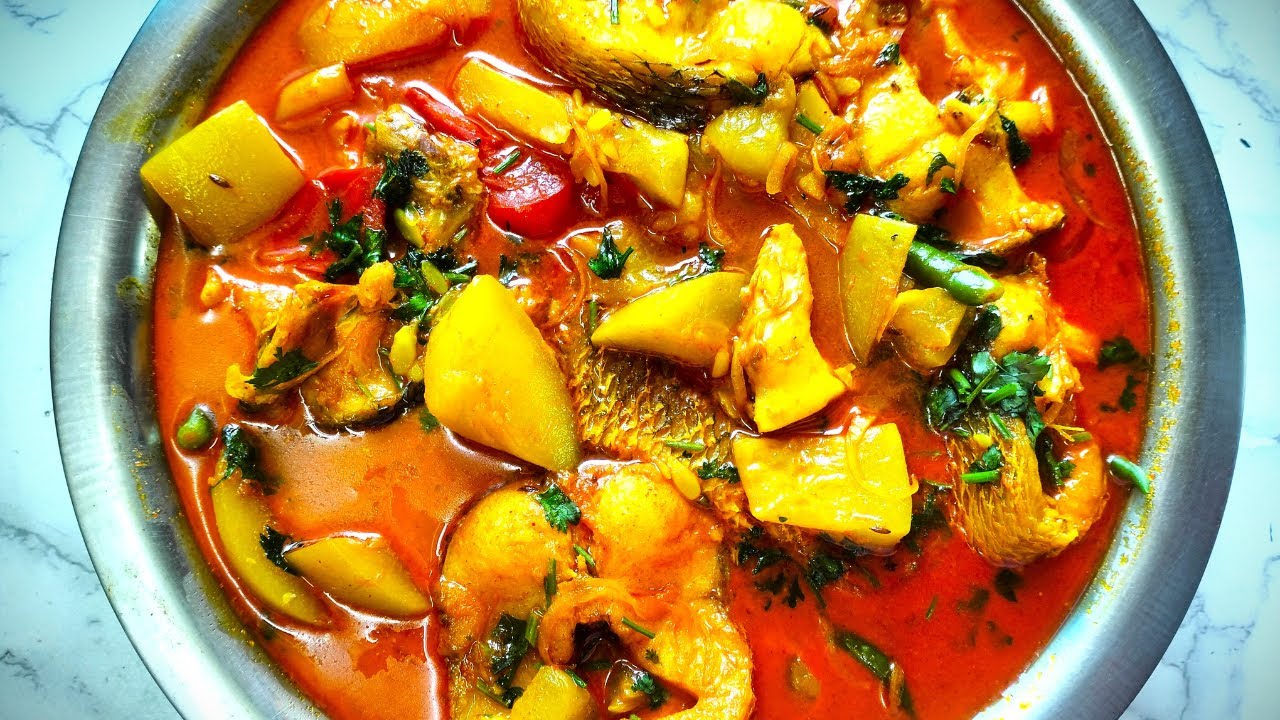 Lau Diye Sol Macher Jhol Recipe - Authentic Bengali Fish Curry with Bottle Gourd