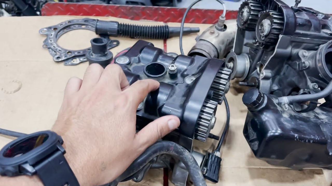 ASI es el Famoso SISTEMA DESMODRÓMICO de una DUCATI
