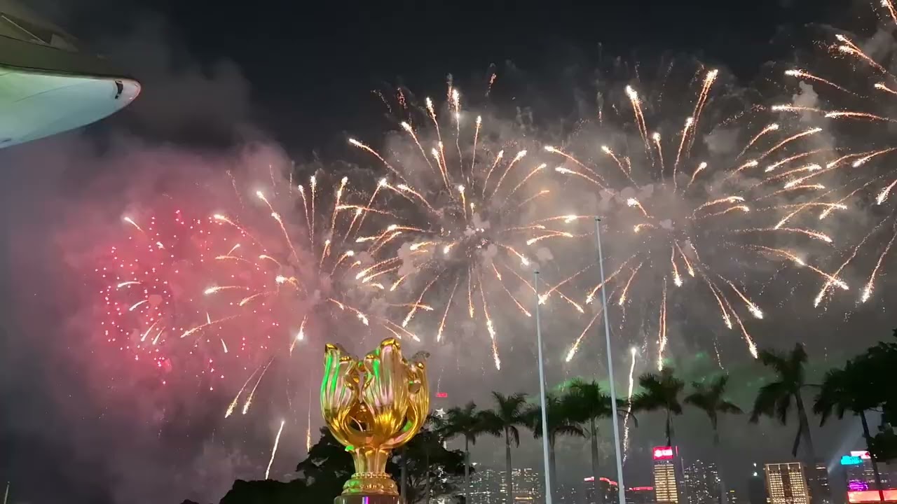FREE Front‑Row View 🎆 Hong Kong Lunar New Year Fireworks (In Person Hits Different)