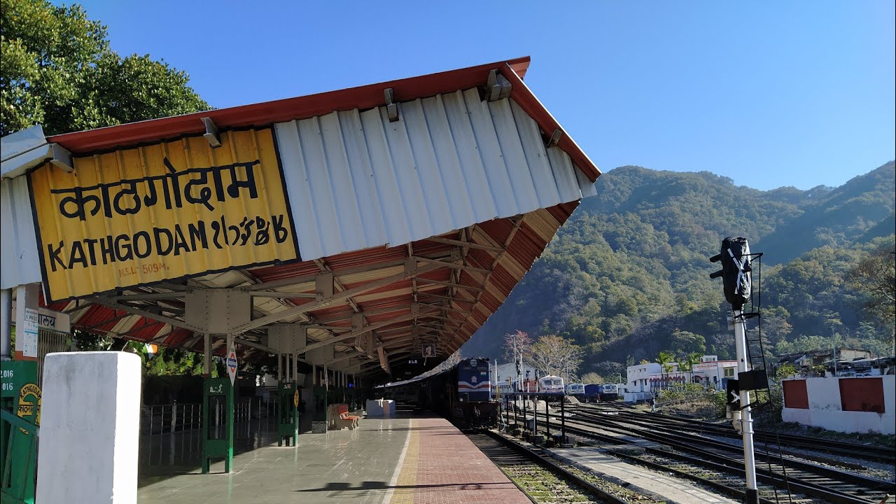 Kathgodam To Lucknow Journey by 15044 KGM-LJN Exp - काठगोदाम से लखनऊ की खूबसूरत यात्रा देखिये