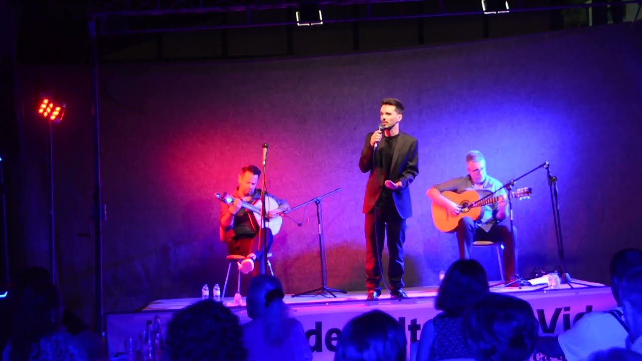 Filipe Luz - Vielas de Alfama - Ao Vivo
