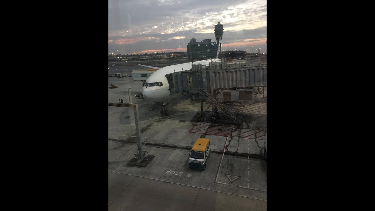 Cathay Pacific 777-300ER Business class Hong Kong to Boston CX812 (flight review #40)