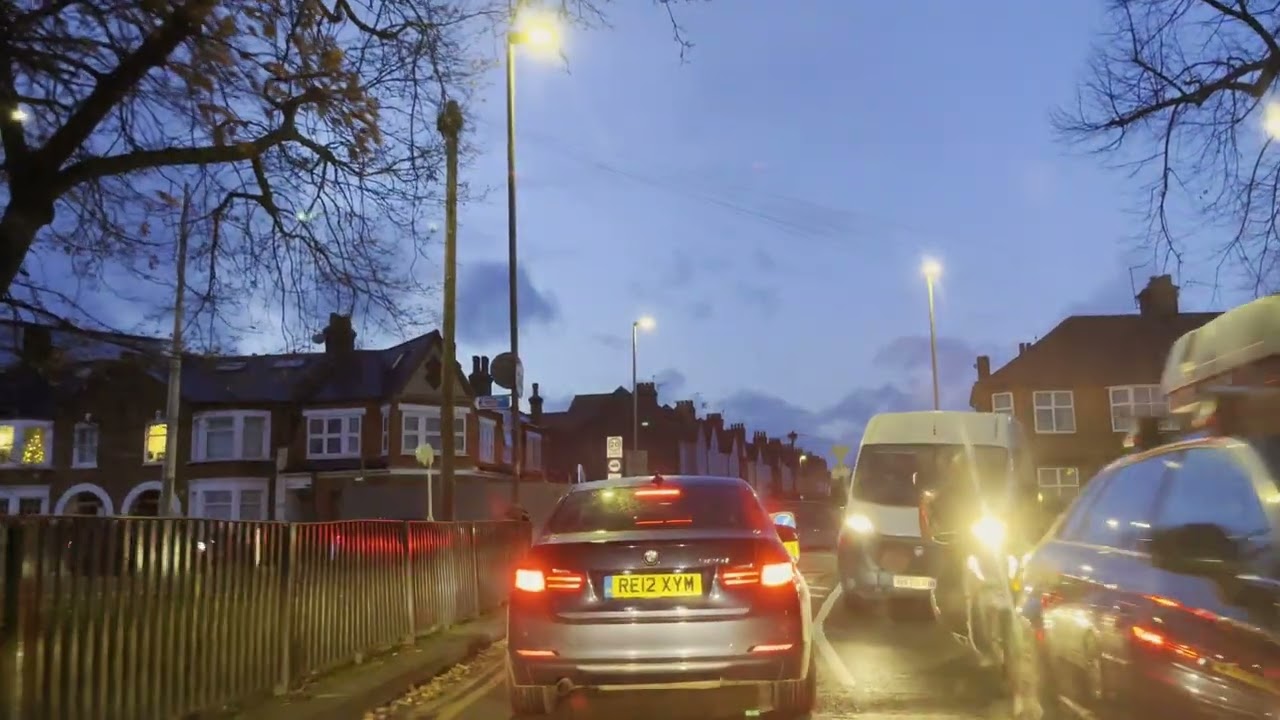 What Does London Sound Like at Tower Bridge? 🚗 No Commentary Dashcam