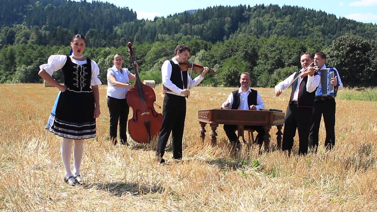 Ľudová hudba Slančíkovci - A ja taká čárna, A od Prešova