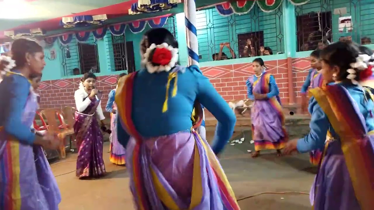 আমার চিত্র বেয়াকুল আমার মনও বেয়াকুল গো শ্যাম রুপে নিলো জাতি কুল,।(কন্ঠ )মৌসুমী।