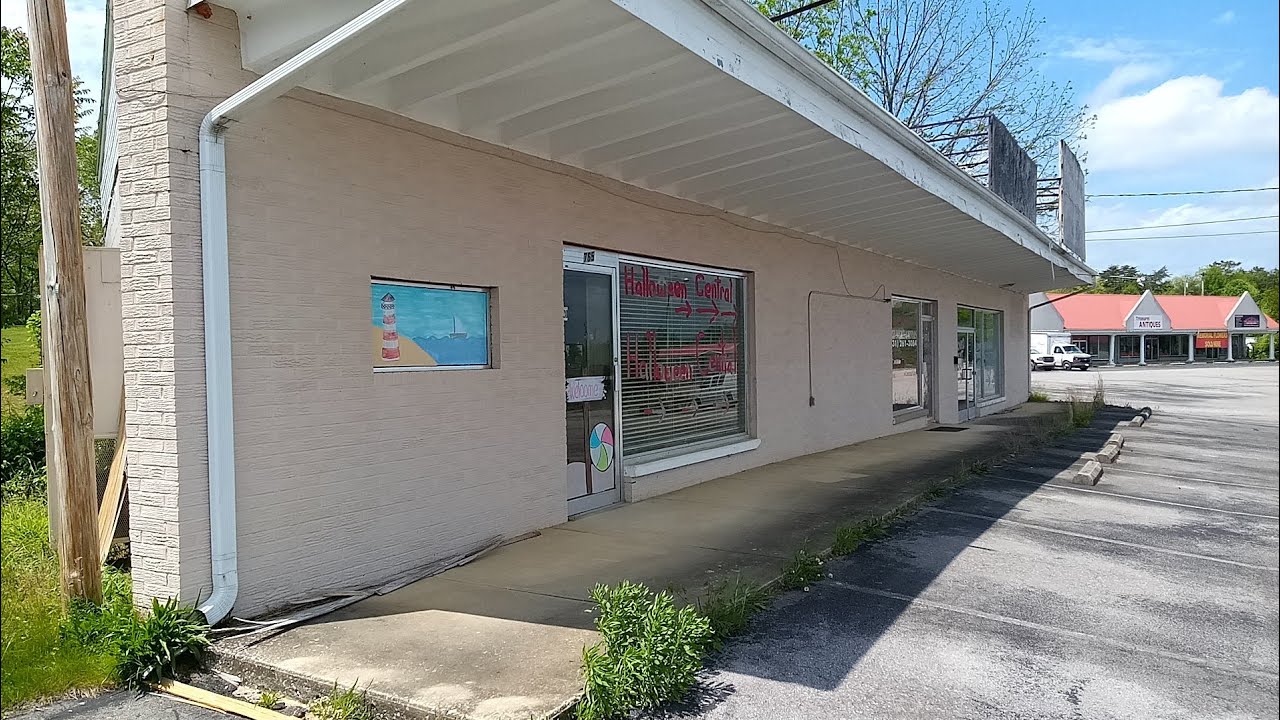 Abandoned Shopping Center ~ Worst I've Seen!!!!
