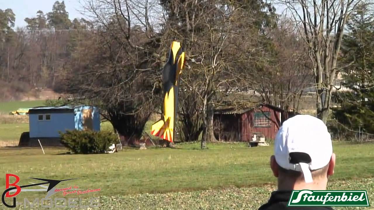 Urs Wiesendanger flying the 