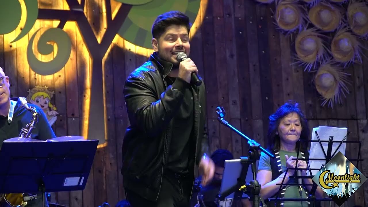 Suspicious mind - Elvis Presley (Moonlight Escola de Música, Dança e Teatro)