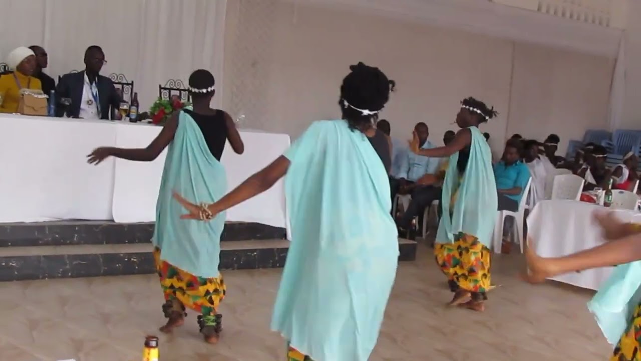 Club culturel Abeza-ukwo ibirori n'intambo  vyari vyifashe kumusi w'isabukuru