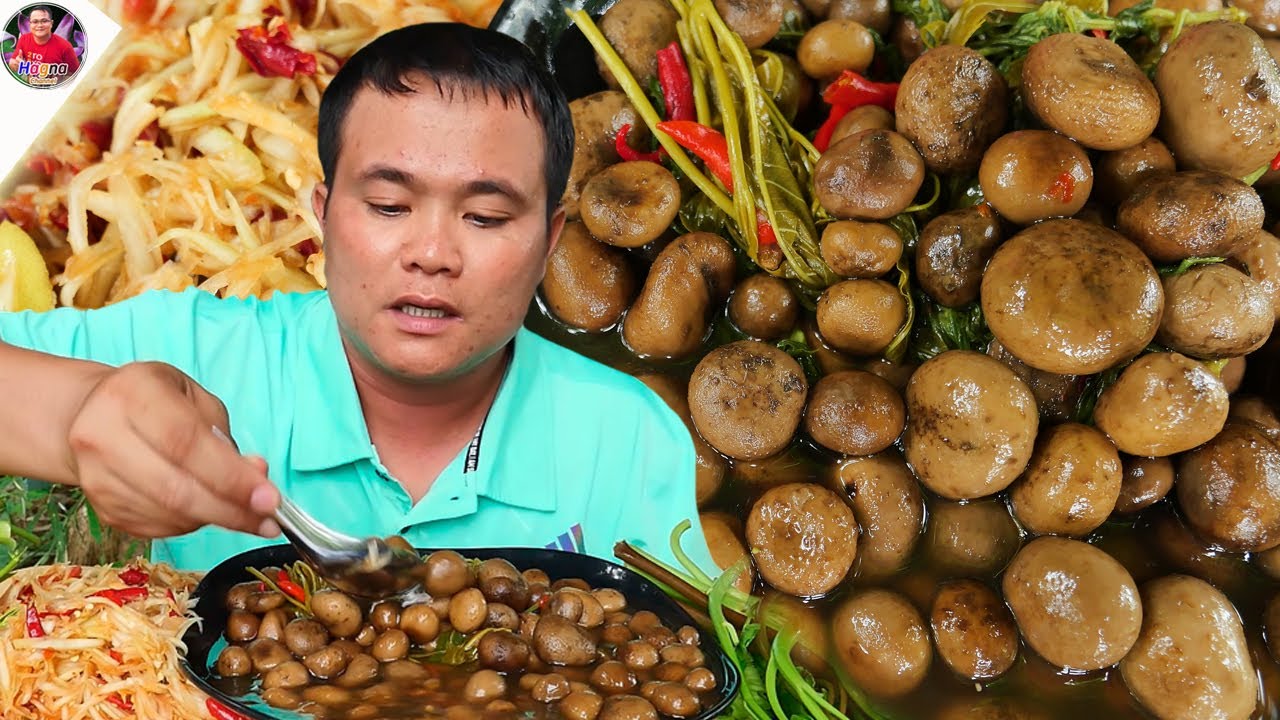 แกงเห็ดเผาะอ่อนดอกใหญ่ๆ แกล้มตำหมากหุ่งซดแซ่บๆ กับบรรยากาศฝนรินๆ